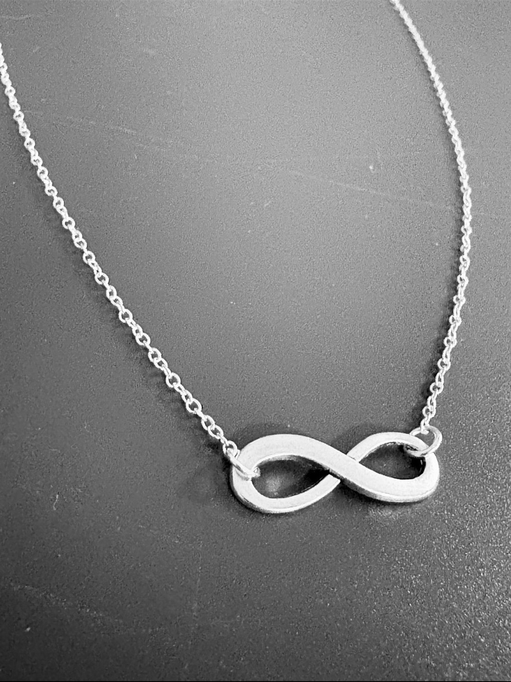 Infinity Pendant Necklace in Silver – Timeless Minimalist Necklace
